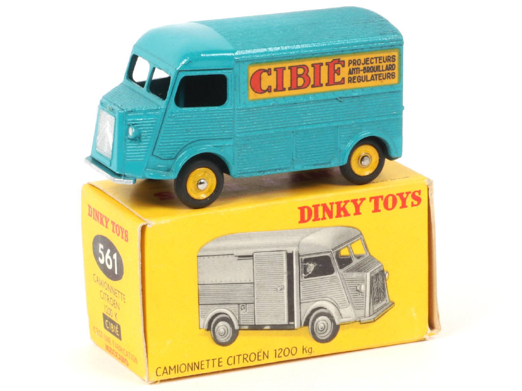 Lot 326 - DINKY TOYS (FRANCE) (1)