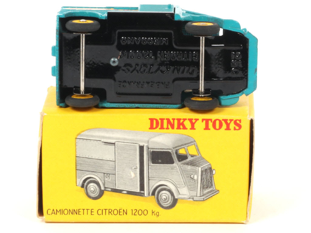 Lot 326 - DINKY TOYS (FRANCE) (1)