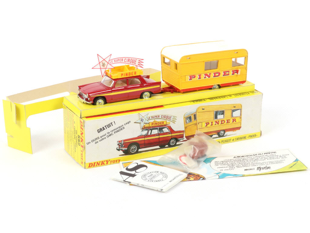 Lot 257 - DINKY TOYS (FRANCE) (1)