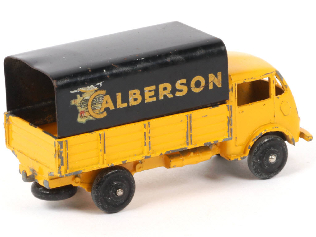 Lot 310 - DINKY TOYS (FRANCE) (1)