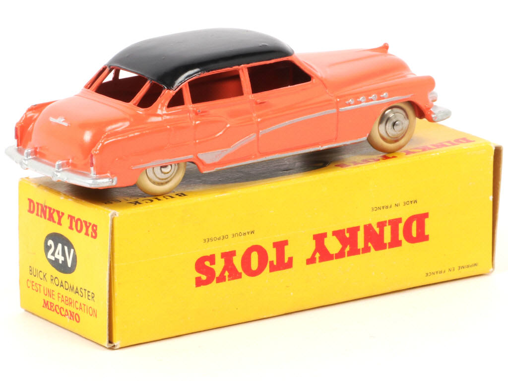 Lot 223 - DINKY TOYS (FRANCE) (1)