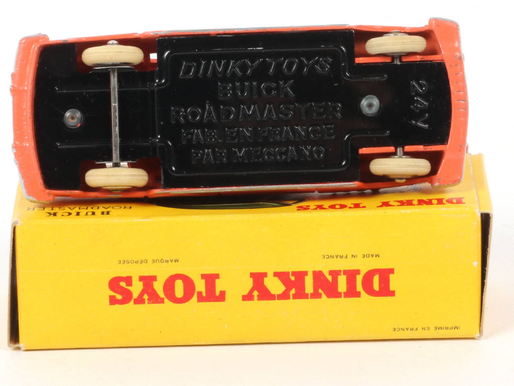 Lot 223 - DINKY TOYS (FRANCE) (1)