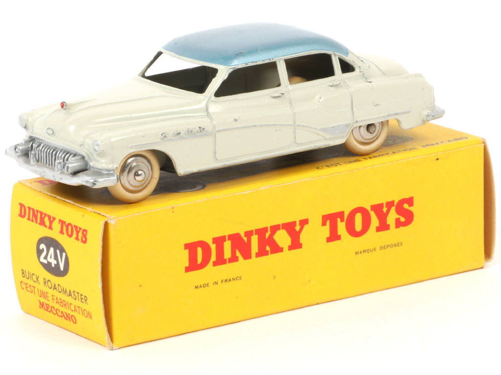 Lot 224 - DINKY TOYS (FRANCE) (1)