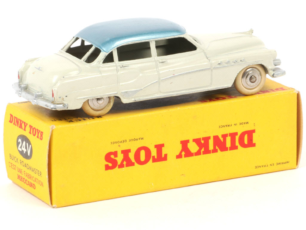 Lot 224 - DINKY TOYS (FRANCE) (1)