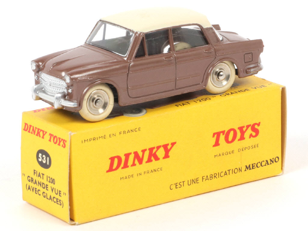 Lot 284 - DINKY TOYS (FRANCE) (1)