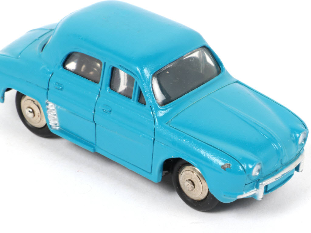 Lot 197 - DINKY TOYS (FRANCE) (1)