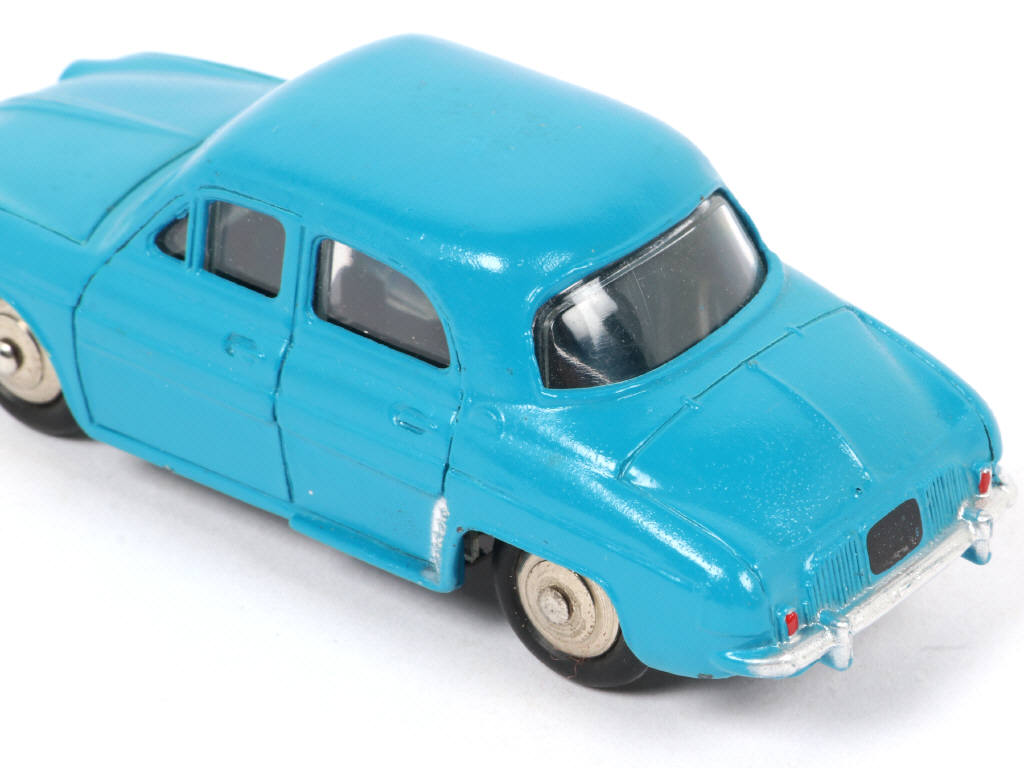 Lot 197 - DINKY TOYS (FRANCE) (1)