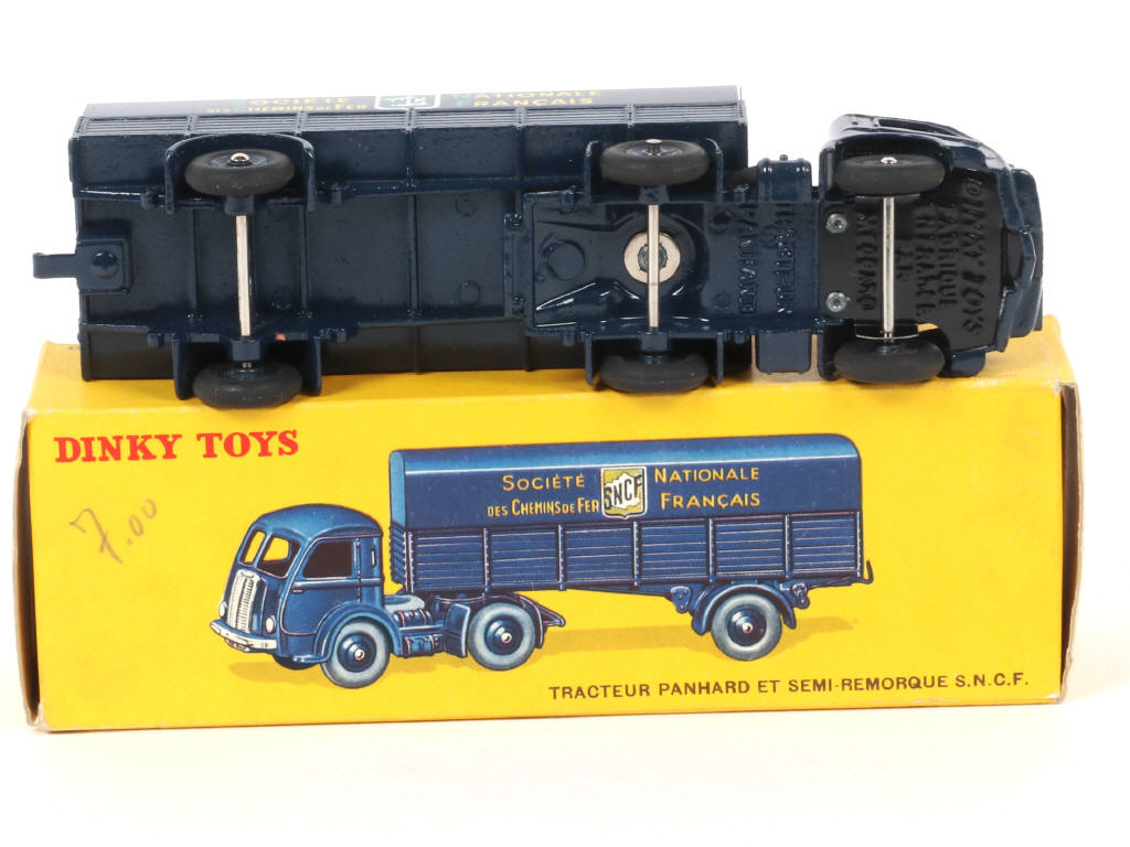 Lot 341 - DINKY TOYS (FRANCE) (1)