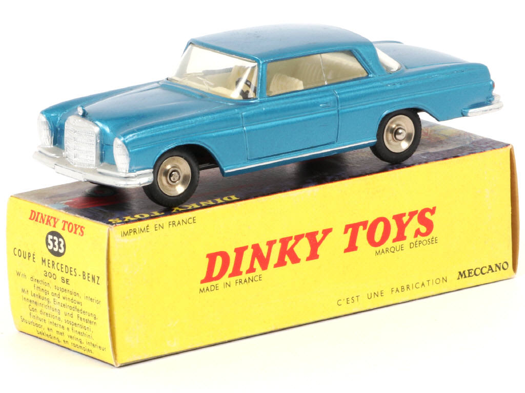 Lot 294 - DINKY TOYS (FRANCE) (1)