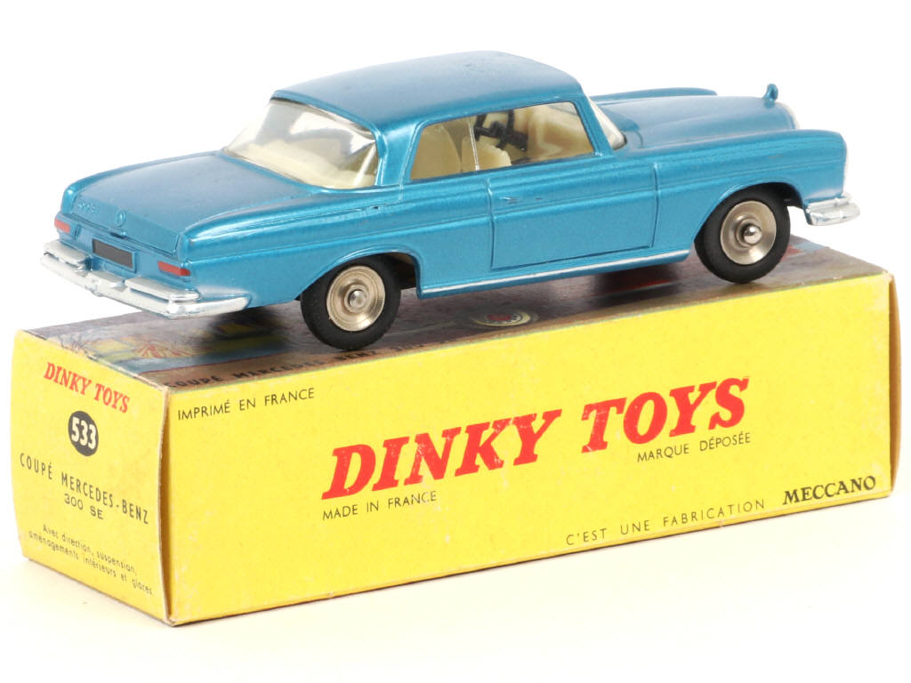 Lot 294 - DINKY TOYS (FRANCE) (1)