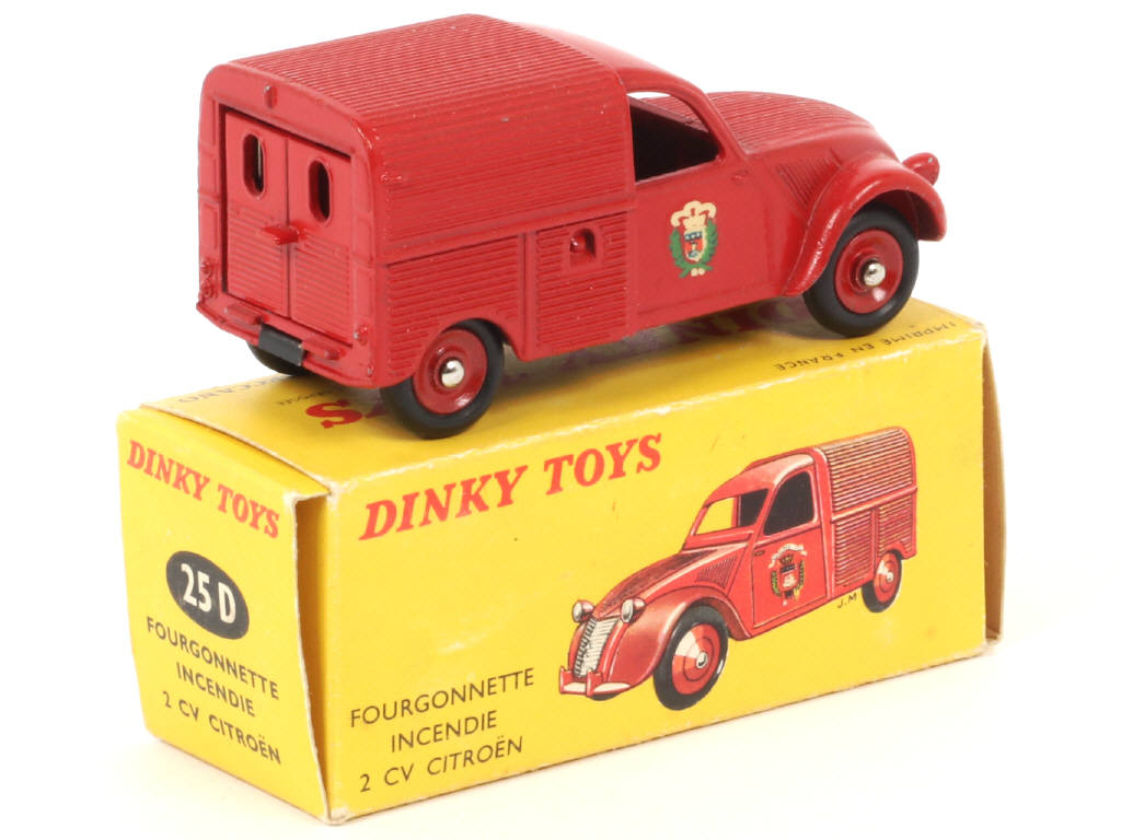 Lot 213 - DINKY TOYS (FRANCE) (1)