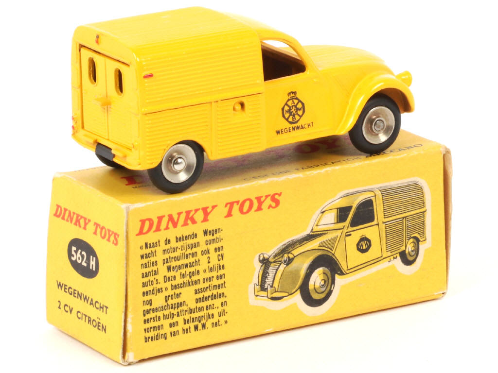 Lot 212 - DINKY TOYS (FRANCE) (1)