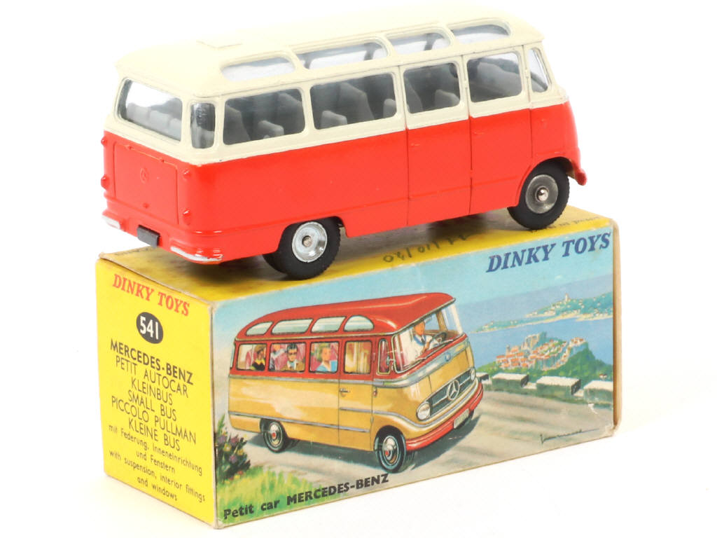 Lot 337 - DINKY TOYS (FRANCE) (1)