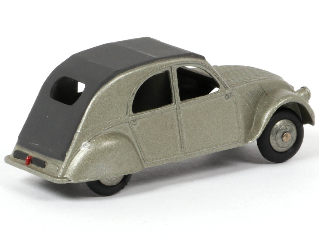 Lot 153 - DINKY TOYS (FRANCE) (1)