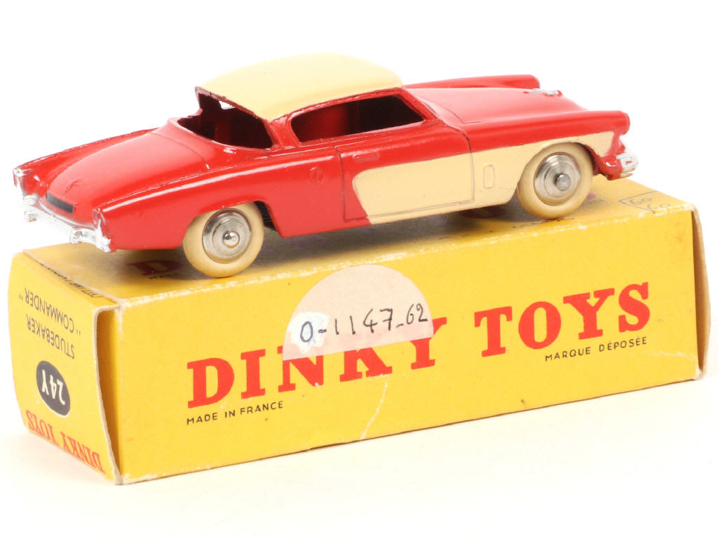 Lot 228 - DINKY TOYS (FRANCE) (1)