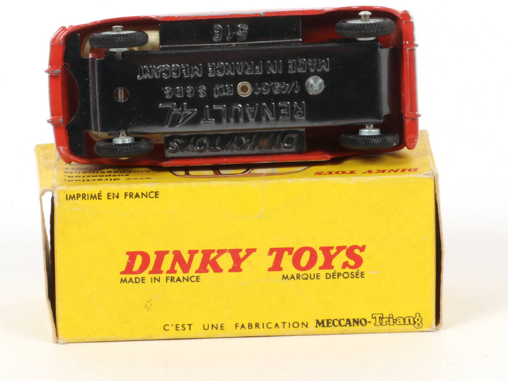 Lot 239 - DINKY TOYS (FRANCE) (1)