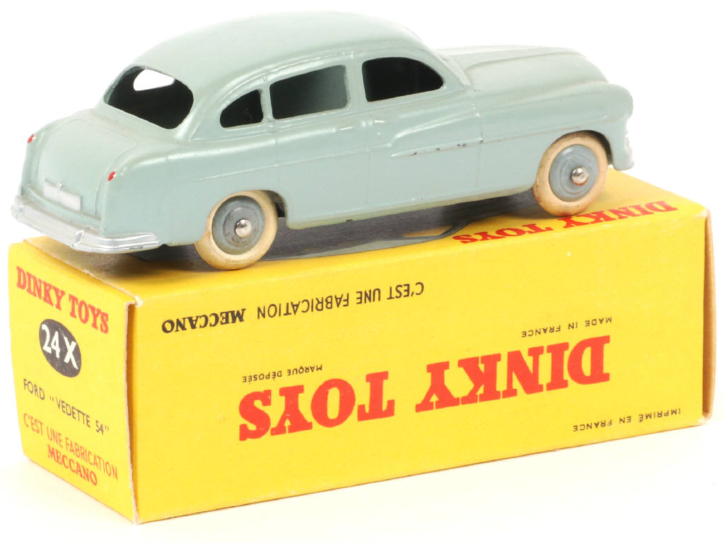 Lot 225 - DINKY TOYS (FRANCE) (1)