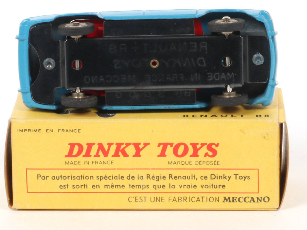 Lot 235 - DINKY TOYS (FRANCE) (1)