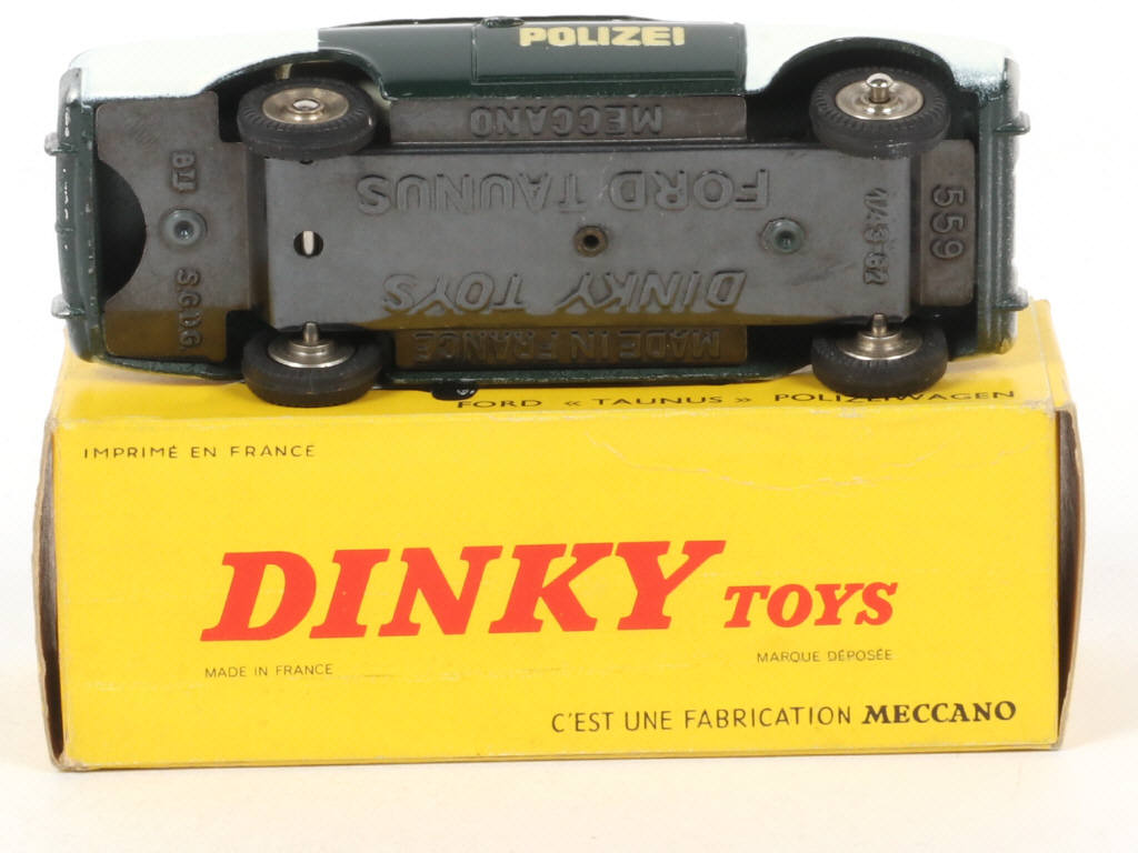 Lot 297 - DINKY TOYS (FRANCE) (1)