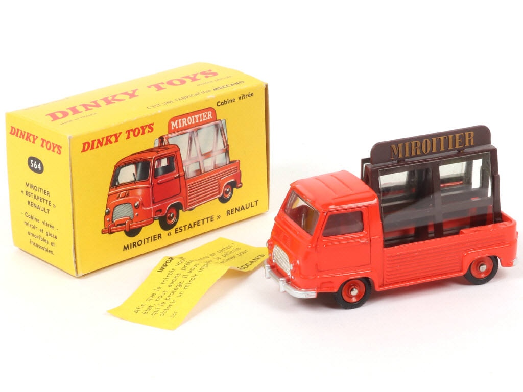 Lot 330 - DINKY TOYS (FRANCE) (1)