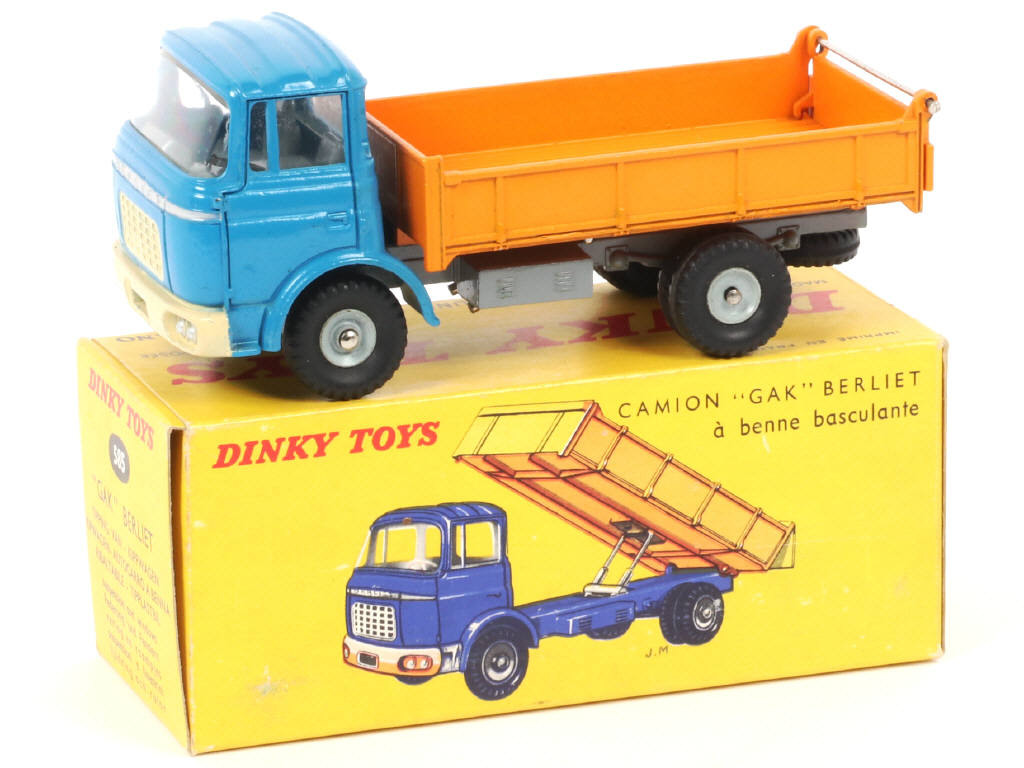 Lot 350 - DINKY TOYS (FRANCE) (1)