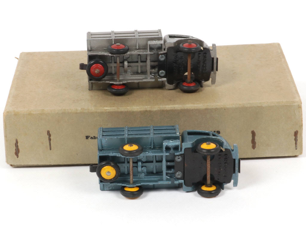 Lot 314 - DINKY TOYS (FRANCE) (3)