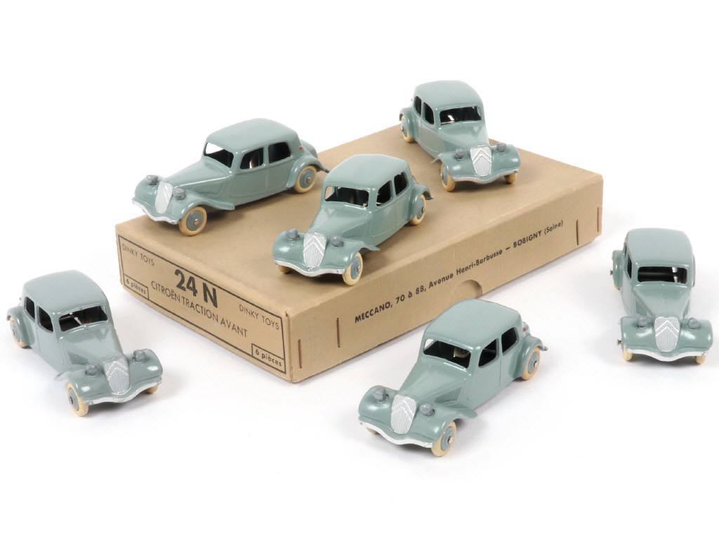 Lot 202 - DINKY TOYS (FRANCE) (7)