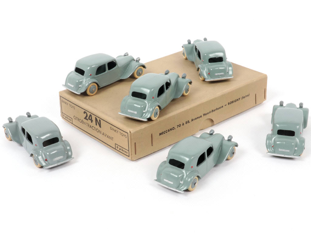 Lot 202 - DINKY TOYS (FRANCE) (7)