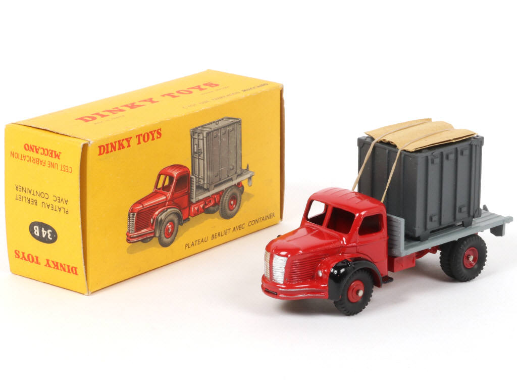 Lot 347 - DINKY TOYS (FRANCE) (1)