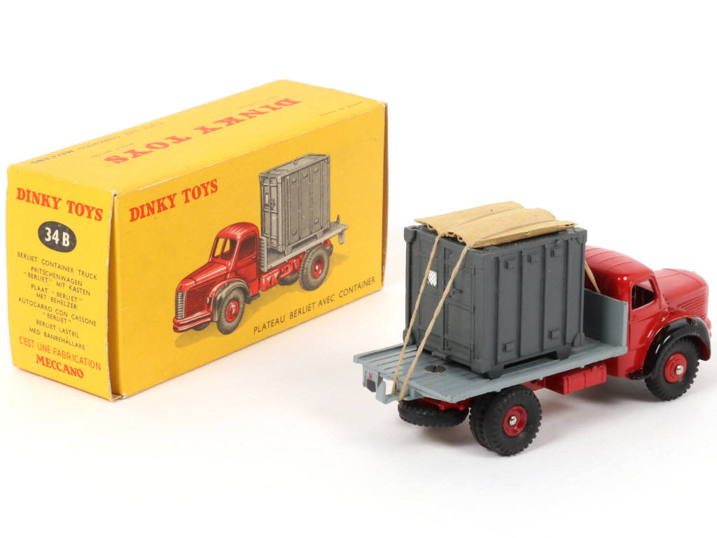 Lot 347 - DINKY TOYS (FRANCE) (1)