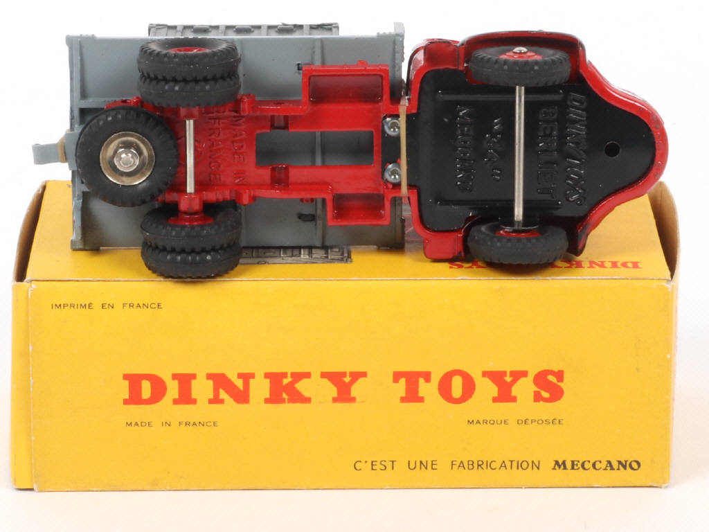 Lot 347 - DINKY TOYS (FRANCE) (1)