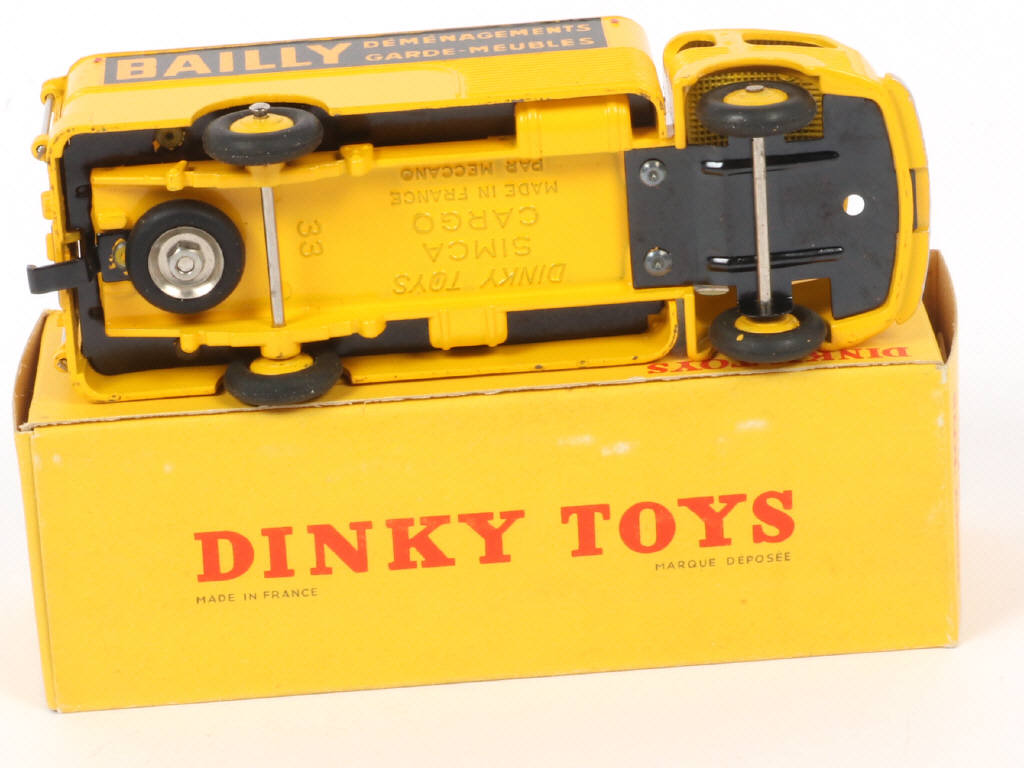 Lot 343 - DINKY TOYS (FRANCE) (1)