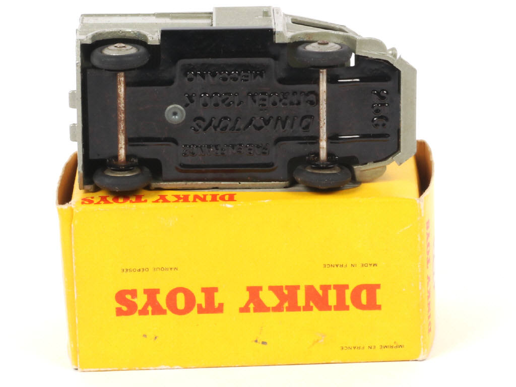 Lot 324 - DINKY TOYS (FRANCE) (1)