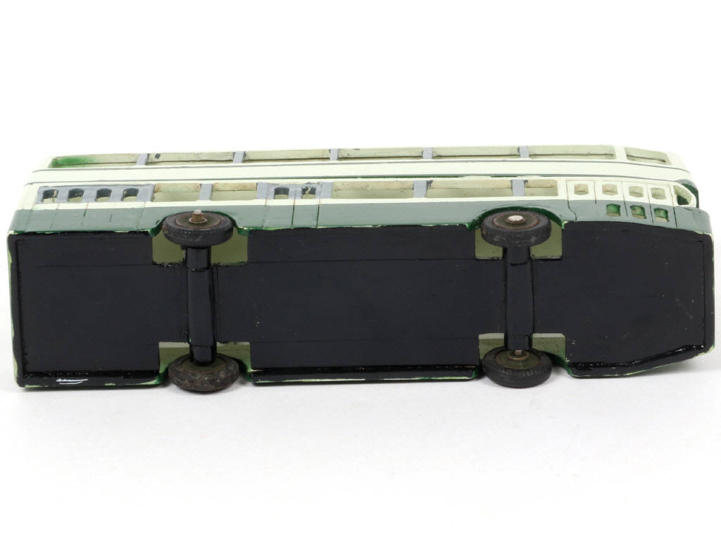 Lot 305 - DINKY TOYS (FRANCE) (1)