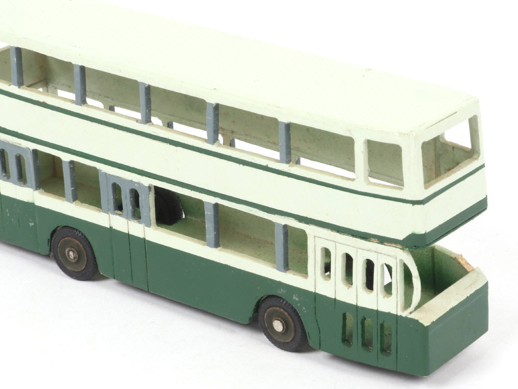 Lot 305 - DINKY TOYS (FRANCE) (1)