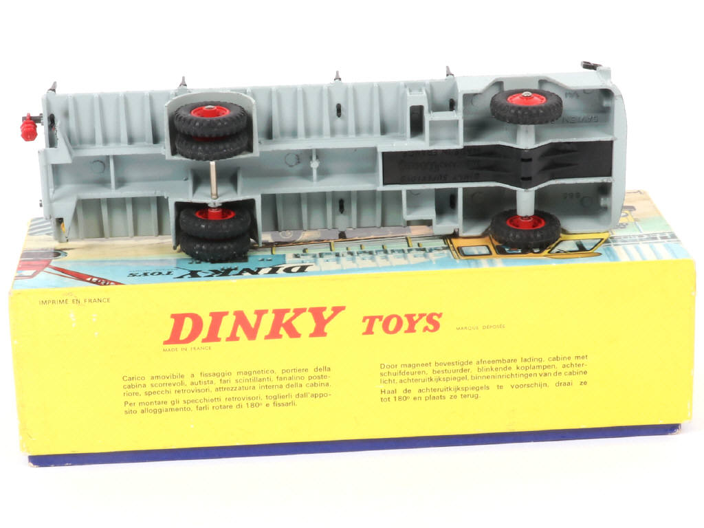 Lot 357 - DINKY TOYS (FRANCE) (1)