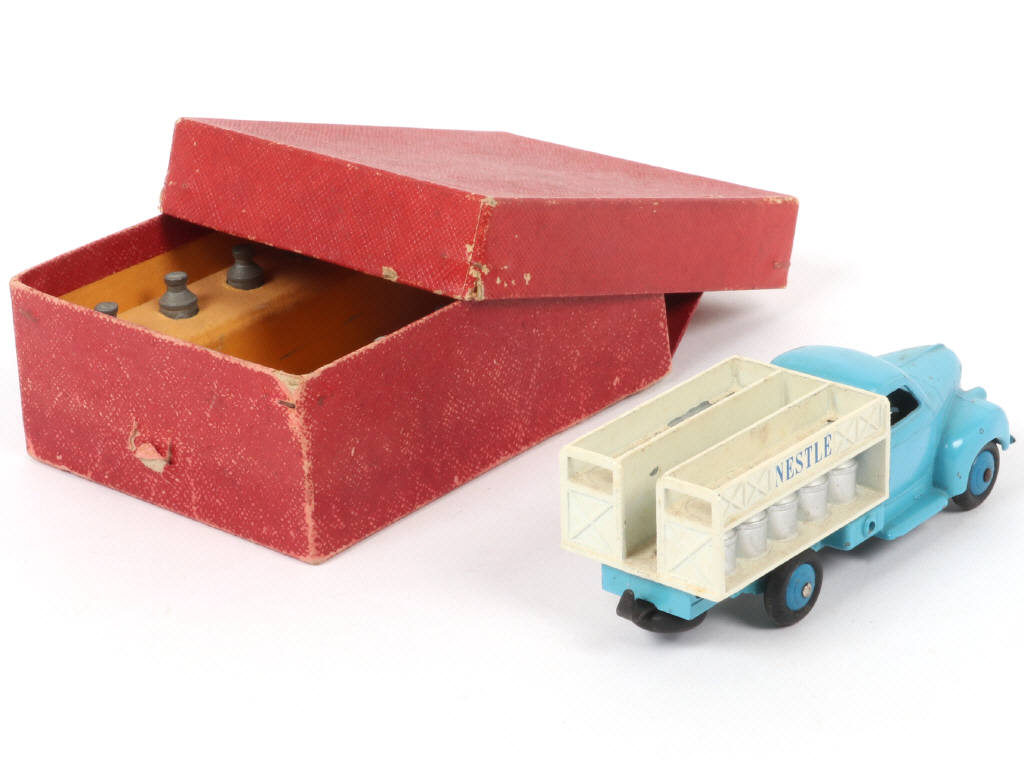 Lot 315 - DINKY TOYS (FRANCE) (1)