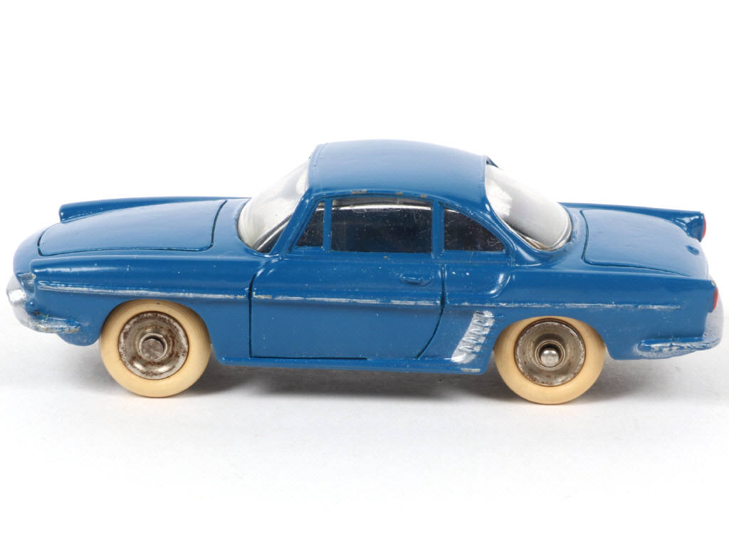 Lot 274 - DINKY TOYS (FRANCE) (1)