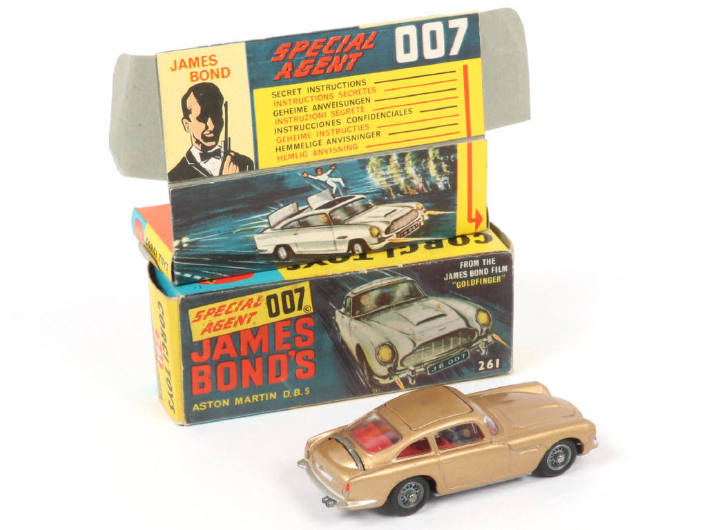 Lot 81 - CORGI TOYS (GB) (1)