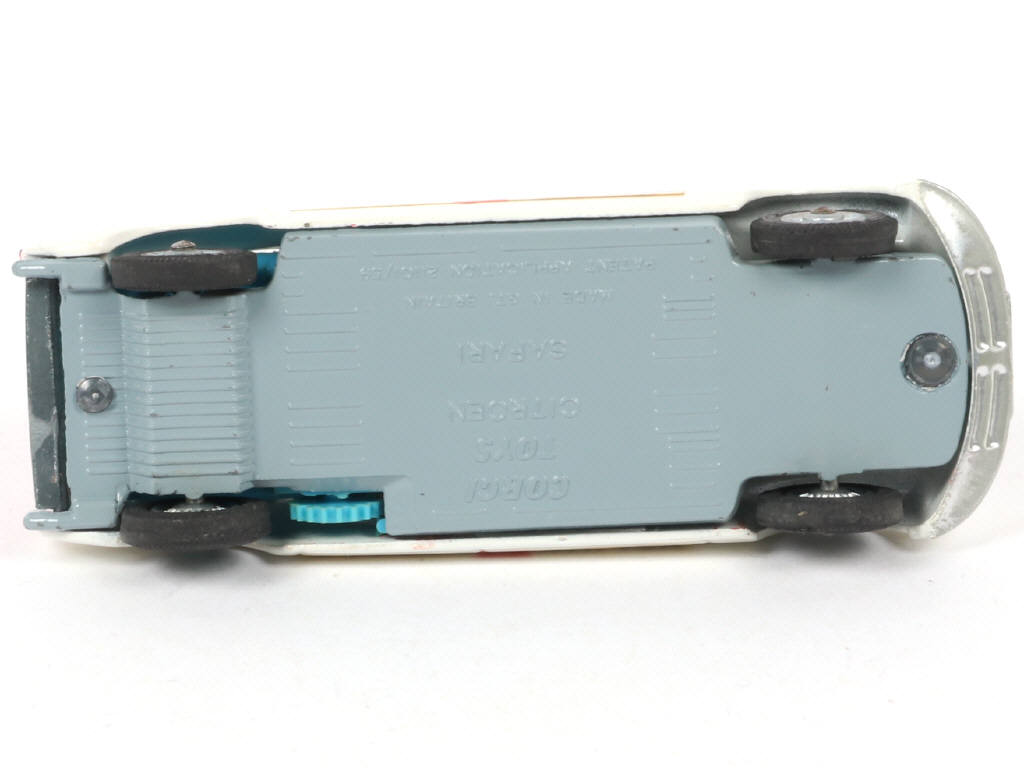 Lot 70 - CORGI TOYS (GB) (1)
