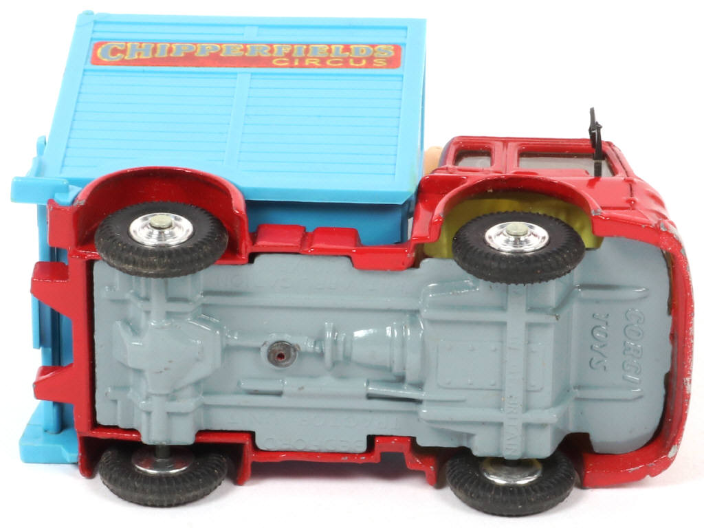 Lot 90 - CORGI TOYS (GB) (1)