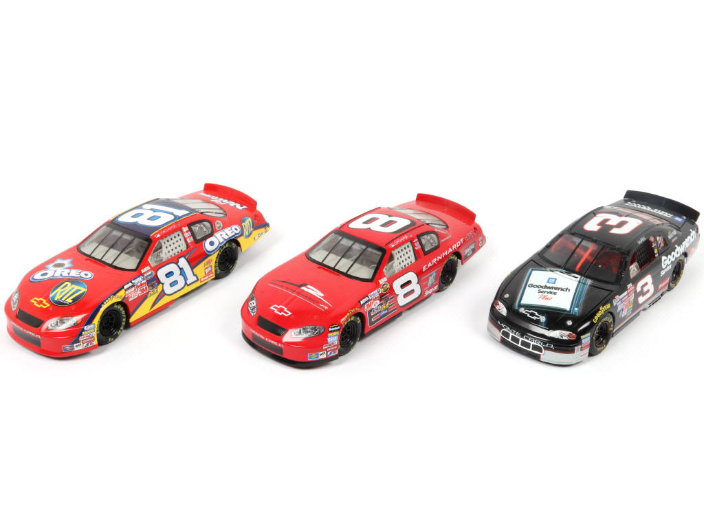 Lot 32 - ACTION (USA) (3)