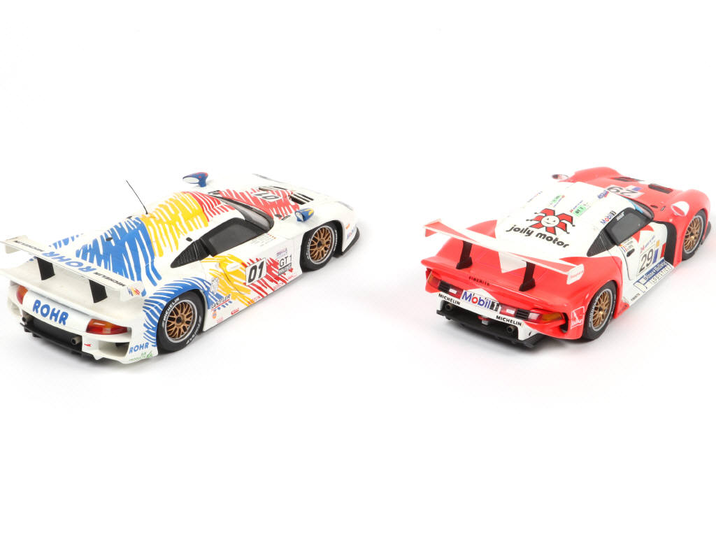Lot 5 - UT MODELS (CHINE) (2)