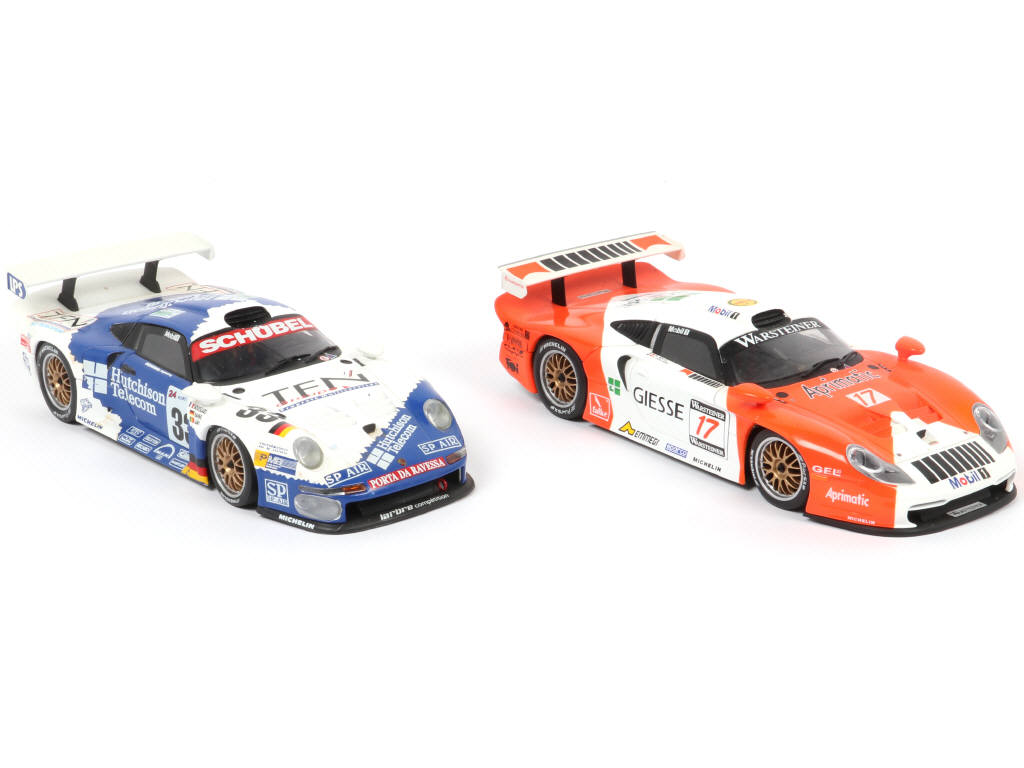 Lot 9 - UT MODELS (CHINE) (2)