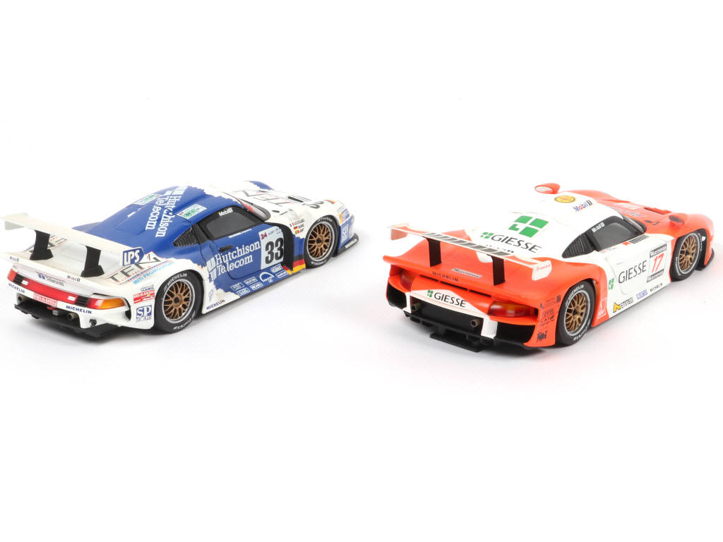 Lot 9 - UT MODELS (CHINE) (2)