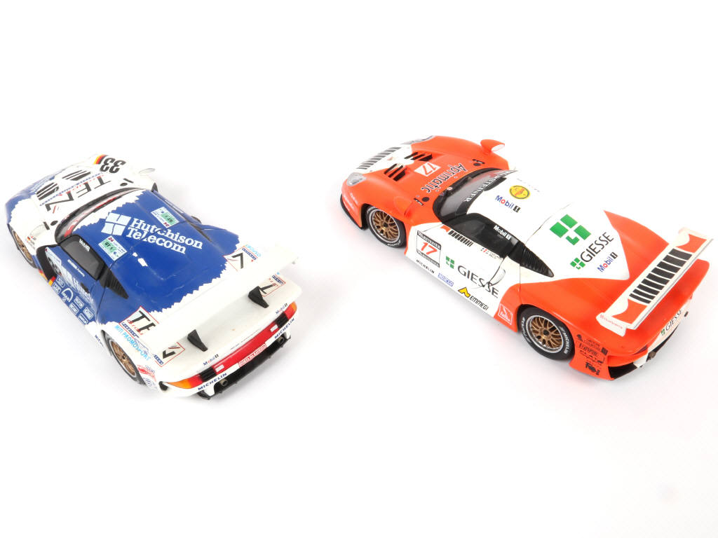 Lot 9 - UT MODELS (CHINE) (2)