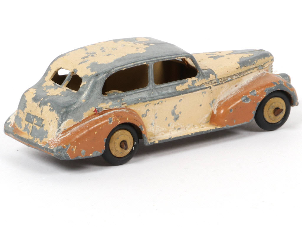 Lot 27 - DINKY TOYS (GB) (1)
