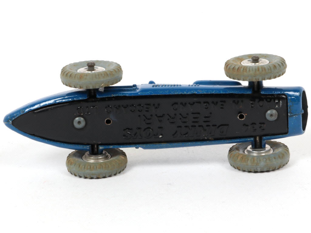 Lot 19 - DINKY TOYS (GB) (1)