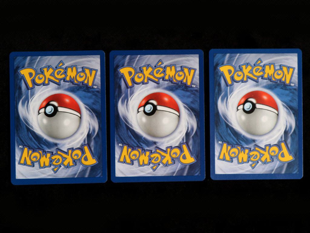 Lot 23 - POKEMON COMPANY (FRANCE) (3)