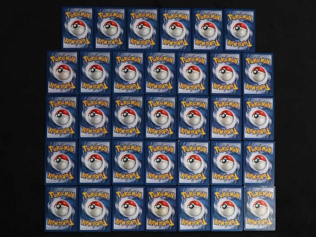 Lot 110 - POKEMON COMPANY (FRANCE) (34)